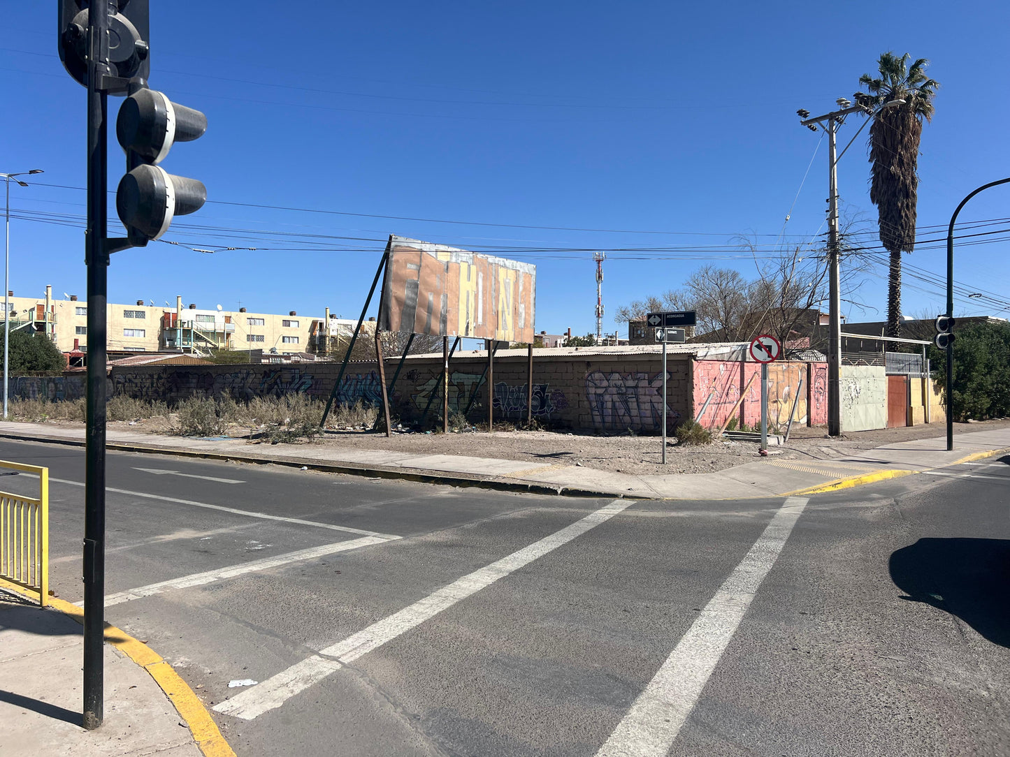 Sitio Urbano 1746,85m2 en avenidas principales